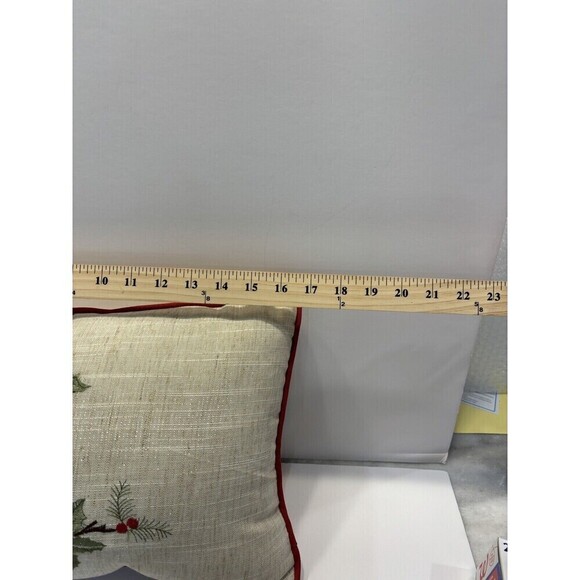 Pillow Perfect Holiday Cardinal Christmas Rectangular Linen Blend Pillow 17" - Picture 7 of 9